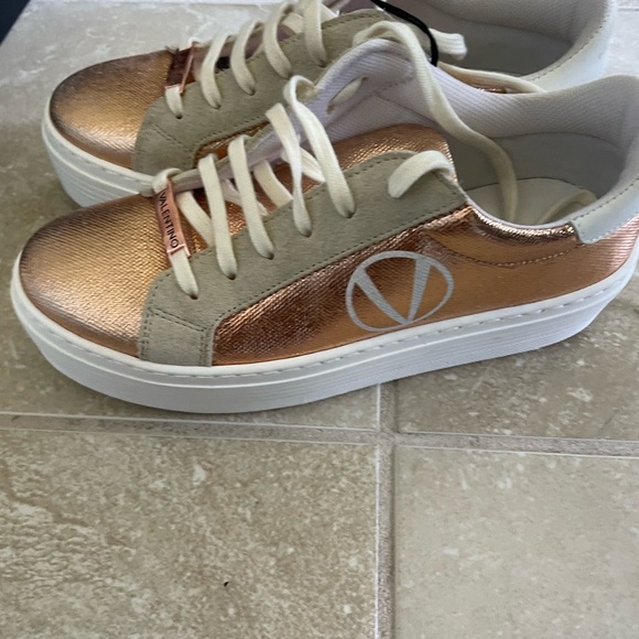 Valentino NWT Metalic Rose Gold Sneakers Size 7 - Picture 14 of 15